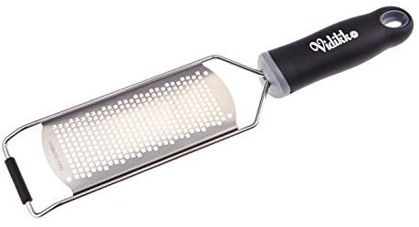 Vidikko Premium Zitronenreibe aus Edelstahl - Parmesanreibe ideal geeignet für Ihre Küche - Hochwertige Käsereibe inkl. GRATIS Rezeptbuch