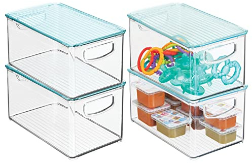 mDesign 4er-Set Kinderzimmer Organizer mit Deckel – Sortierbox mit praktischen Griffen – Kunststoffbehälter mit großem Fach für Spielzeug, Windeln, Stofftiere & Co. – durchsichtig/hellblau