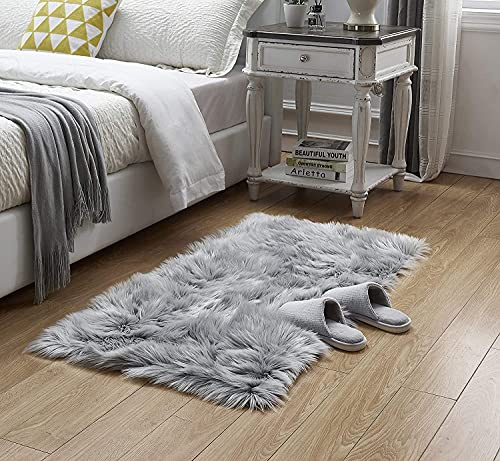 HEQUN Faux pelliccia di agnello di pecora tappeto, pelliccia sintetica decorativa Soffice Pelliccia di agnello imitazione Tappeto Longhair effetto pelliccia divano letto(80 X180 CM, Grigio)
