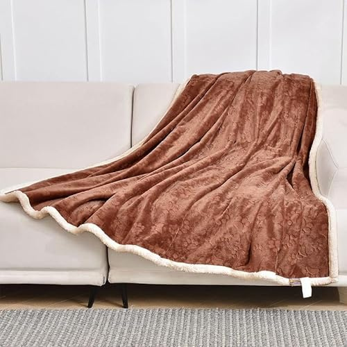 Tout Doux – Couverture Imperméable Réversible Flanelle & Sherpa pour Chien et Chat | Plaid Lavable, Durable et Résistant pour Animaux | Protection Canapé, Lit, Voiture ou Tapis de Sol (Taupe, Small)