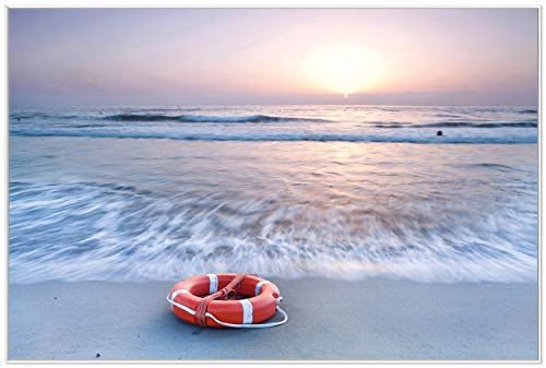 Wallario Wandbild - Rettungsring am Strand bei Sonnenuntergang in Premiumqualität, Poster mit weißem Rahmen, Größe: 61 x 91,5 cm