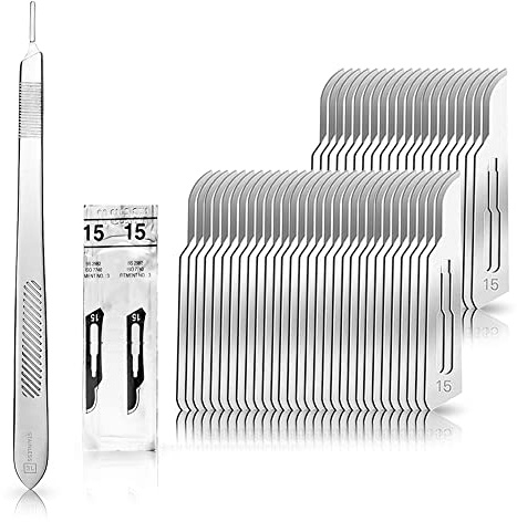 May 50x Skalpellklingen Fig. 15 & Langer Halter 21cm | 50 sterile Skalpellklingen (Fig. 15) inkl. 21 cm langem Edelstahl-Halter. Für präzises Arbeiten