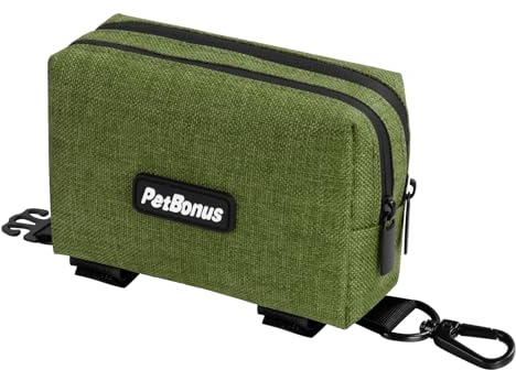 PetBonus Kotbeutelspender für Hunde, Robuster Hundekotbeutelspender mit Karabiner, passend für alle Leinen, Hundekotbeutel Halter inkl. 15 Kotbeuteln (Armeegrün)