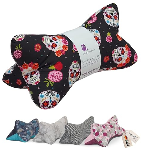 Leseknochen Nackenkissen Totenköpfe bequem und waschbar! Handgestopft und genäht in Deutschland - Nutzbar als Nackenrolle Kissen Nackenrolle (Sugarskulls schwarz allover)
