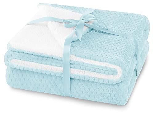 AmeliaHome Kuscheldecke 70x150 cm zarte Steppung Sherpa Lammfelloptik Wohndecke Shleepy Hellblau