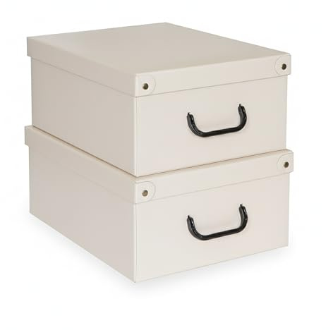 Set aus 2 Aufbewahrungsboxen mit Deckel – Große Kleiderboxen aus Karton 32x42x17,5 cm – Made in Italy, robust, leicht zu montieren, mit Tragegriffen – Perfekt für Kleiderschrank & Saisonwechsel Beige | Schlafzimmeraufbewahrung aus Karton mit Deckel, Set mit 2 Boxen à 32 x 42 x 17,5 cm, für Kleidung und Decken. Made in Italy
