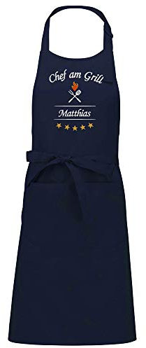 Direkt-Stick.de Grillschürze mit Namen bestickt, Schürze für Männer, PERSONALISIERBAR, Stickerei Chef am Grill, Latzschürze, Kochschürze 100% Baumwolle, Geschenk für Männer, Vatertag (navy)