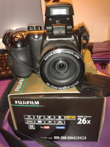 Fujifilm Finepix S3300 Fotocamera Digitale 14 Megapixel [importato da Unione Europea]