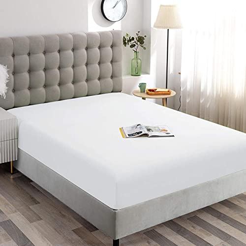 Fitted Bed Sheet only 【White】Mattress Cover 600TC Ultra Soft Touch Silk Like Satin Breathable Luxury Premium Quality Microfiber Wrinkle & Stain Resistant Mattress Sheet (King 155x200+30cm)