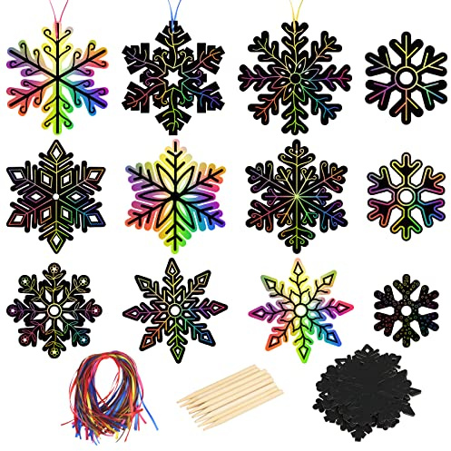 MONCAP 40Stk Schneeflocken Kratzpapier Winter Kratzbilder Kinder | Regenbogen Scratch Art Set mit Holzstiften Bändern Rubbelpapier Bastelset für Winter Deko Party Mitgebsel Geburtstag