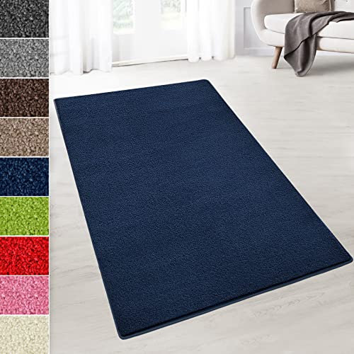 KARAT Kurzflor Teppich - Teppich Läufer für Wohnzimmer, Schlafzimmer, Kinderzimmer, Küche, Flur, Deko - Flauschiger Velours-Flor (Dynasty, Blau, 80x250 cm)
