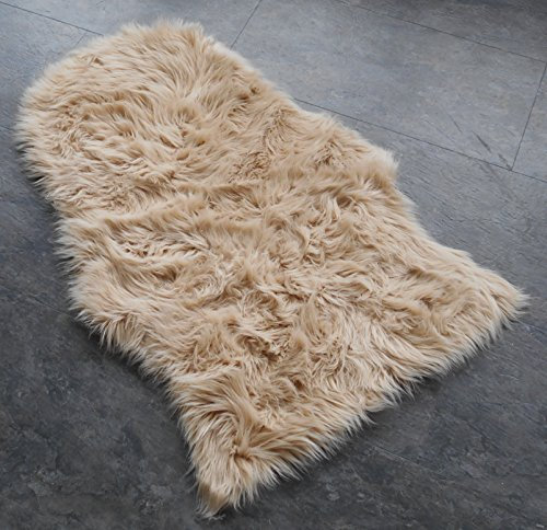 Schaffell Schaffellimitat Lammfell Fell Teppich Imitat Kunstfell Auflage Bettvorleger Schaf Lamm ca. 60x90 cm (Champagner)