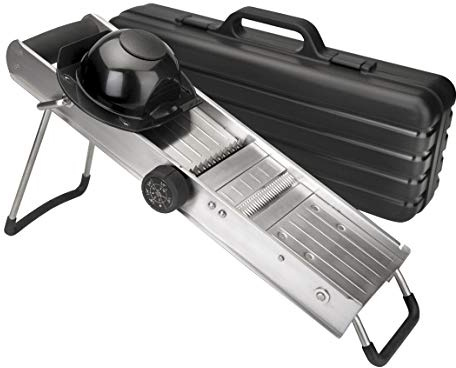 Lacor - 60357 - Mandoline, Mit Edelstahl Schwenkschutz und Klingen, rutschfeste Füße und Griff, ideal zum Schneiden Kartoffeln, Gemüse, Obst, professionelle Küche, 12,5 x 50 cm, Edelstahl