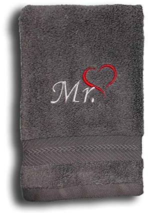 Besticktes Gästehandtuch Mr. mit Herz Geschenk für Verliebte | personalisiert mit Monogramm, mehrere Handtuchfarben wählbar