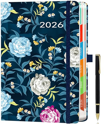 Day by Day 2026 A5 Tageskalender – 1 Tag pro Seite – Tagesplaner, Terminkalender, Buchkalender, Jahresplaner von Januar bis Dezember, mit bunten Monats-Tabs, Dunkelgrün, inklusive Stift.