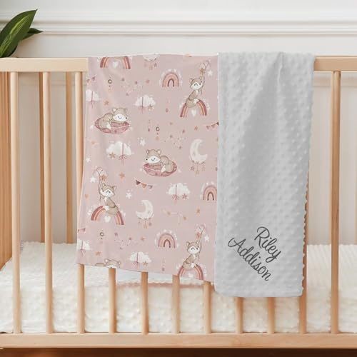 PLYIHE Babydecke mit Name und Geburtsdatum Bestickt,Baby Kuscheldecke Mädchen und Jungen,Kuschelig Weich Geschenke Decke für Neugeborene Kleinkinder Krabbeldecke Kinderbett Kinderwagen
