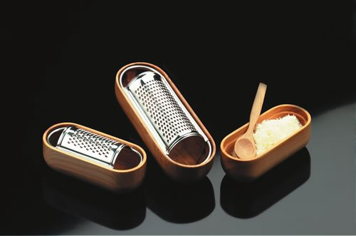 BB&B CASALINGHI SNC ARMONIE grattugia formaggiera Acciaio Inox con Base Legno di ciliegio cm 21x8.5