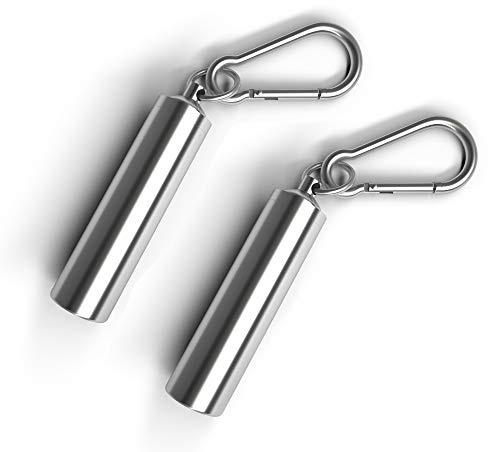 Aribari llavero de acero inoxidable pillbox cápsula impermeable para caja de almacenamiento de viaje con mosquetón (2 piezas de plata)