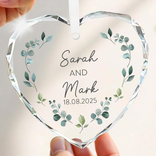 Beecreative Personalised Couples Wedding Gifts - Crystal Glass Heart Decoration - Wedding Anniversary Present For Husband and Wife - With Keepsake Gift Bag