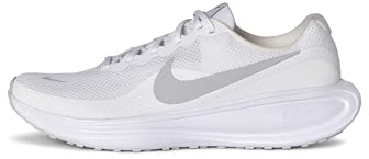 NIKE Men's Revolution 8Sneaker