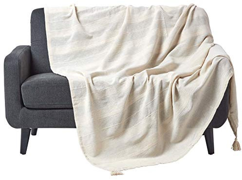 Homescapes Wohndecke Rajput Creme – leichte Baumwolldecke 255x360 cm, Tagesdecke aus 100% Baumwolle, Sofaüberwurf handgewebt mit Streifenstruktur, Couch-Überwurf mit Quasten, Oeko-Tex