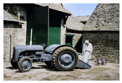 Garden Market Place Tractor Canvas Print, Ferguson TE20 and Milk Churns Picture Print, Vintage Countryside Wall Art, Stretched Wooden Frame Canvas Wall Art, 60 x 40cm