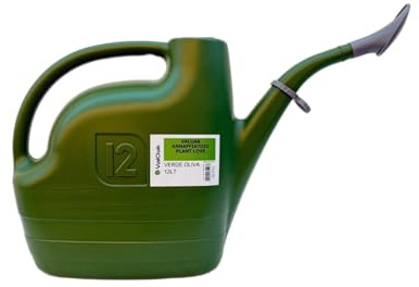 Valoak Annaffiatoio Plant Love Verde Oliva – Con Barra Irrigatrice | Ergonomico per Giardino e Vasi | Plastica Resistente | Made in Italy [Diverse Capacità] (12 Litri)