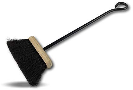 Balai de cheminée grand modèle en fer forgé noir et poils coco | Accessoire entretien poêle à bois barbecue chaudière cheminée | Braises cendres charbon bois | Esthétique solide | Kibros 4SC0050B