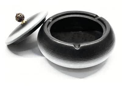 Nasxkji Keramik Aschenbecher mit Deckel Outdoor Schwarzweiß Ø11,8 cm | Steingut Keramik, Schwarzweiß, passender Deckel, 3 Rillen, leicht zu reinigen, für drinnen und draußen