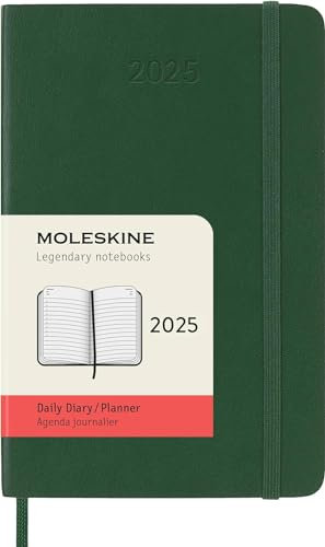 Moleskine Daily Planner, Agenda Giornaliera 12 Mesi 2025, Copertina Morbida e Chiusura Elastica, Colore Verde Mirto, Formato Pocket 9x14 cm