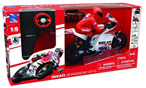 NewRay 88815 Ducati Desmosedici - C. Stoner No. 4 Modelo de Motocicleta con Control Remoto
