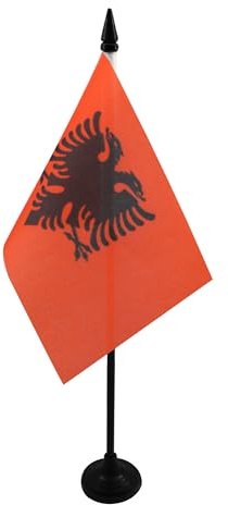 AZ FLAG Tischflagge Albanien 15x10 cm Polyester 100D Kunststoffsockel | Für innen Albanische Tischflagge Shqipëri genähte Ausführung mit verstärkten Kanten mit Kunststoffstab 100D Polyester