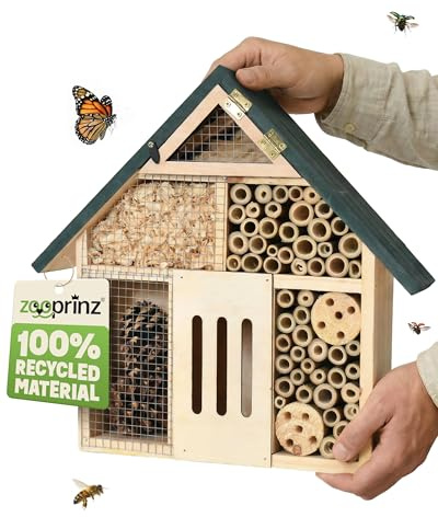 zooprinz Insektenhotel kompakt aus Holz 28,5 cm grünes Dach | Wetterfestes Insektenhaus und Bienenhotel, Nisthilfe mit Bambus-Röhrchen für Wildbienen, Garten und Balkon