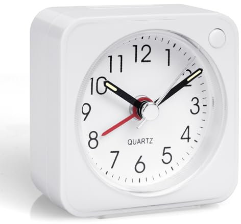 Vicloon Analoger Mini Wecker Mit Nachtlicht, Schlummerfunktion, Geräuschlos, Tragbar für Schlafzimmer, Wohnbereich, Büro, Reisen - Weiß
