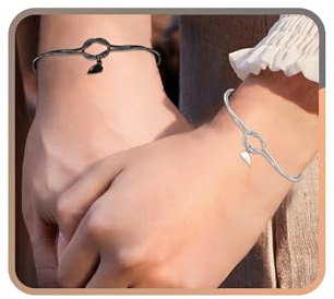 VGWON Bracciali Coppia, Bracciali Amicizia, Regalo Coppia Originale, Braccialetti Nodo D'amore, Regalo per Fidanzato, Fidanzata, Sorella, Amica, 2 Braccialetti Argento e Nero Abbinati Fatti a Mano