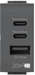 4box - Bticino® LivingLight™ kompatibles 20-W-USB-Netzteil mit CCA zum Laden Ihrer Geräte ohne Netzteil. 3 Anschlüsse: zwei Typ-C und 1 Typ A. Farbe: Anthrazit