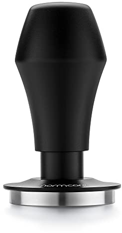 Normcore 51 mm Kaffeestampfer V4.1 mit Klick-Sound-Feedback, federbelastetes Tamper passend für Delonghi-Portafilter, flacher Sockel aus 304 Edelstahl, eloxierter Aluminiumgriff mit Silikonständer