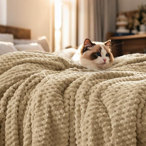 PHF Kuscheldecke Fleecedecke Flauschige Decke 168x229cm, Oeko-TEX® Zertifiziert Exquisite und Warme Leichte Wohndecke, 3D Jacquard Blanket für Sofa Bett Light Khaki, Jacquard Kamel/Hellkhaki
