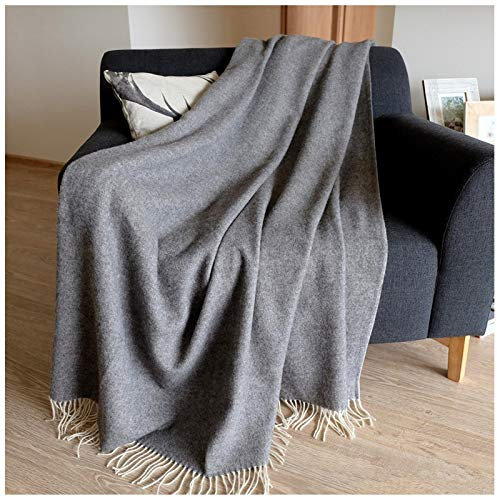 Linen & Cotton Klassische Decke Wolldecke Merino Wolle Wohndecke Kuscheldecke STONEWOLD mit Fischgrätenmuster -100% Merinowolle, Grau (140 x 200 cm) Sofadecke Tagesdecke Überwurf Schurwolle Plaid Sofa