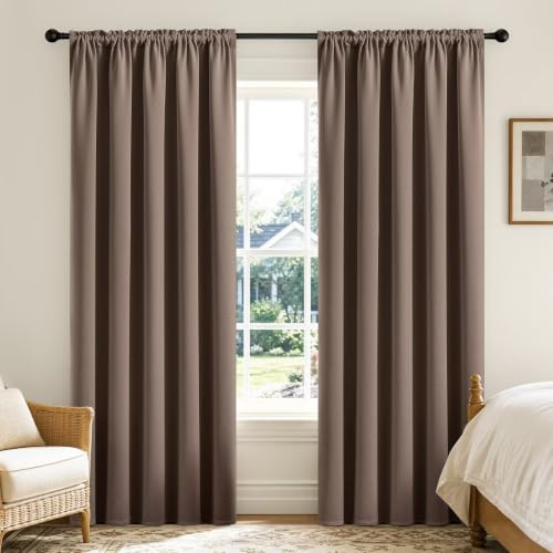 CUCRAF Tende oscuranti per finestre, con tasca per asta, isolamento termico, per camera da letto e soggiorno, set di 2 pannelli. 132 x 114 cm, cachi