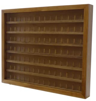 Vitrine collection dé à coudre Capacité: 98 dés à coudre Dimensions (largeur x profondeur x hauteur) : 50 x 5 x 40 cm Finition peinte chêne.