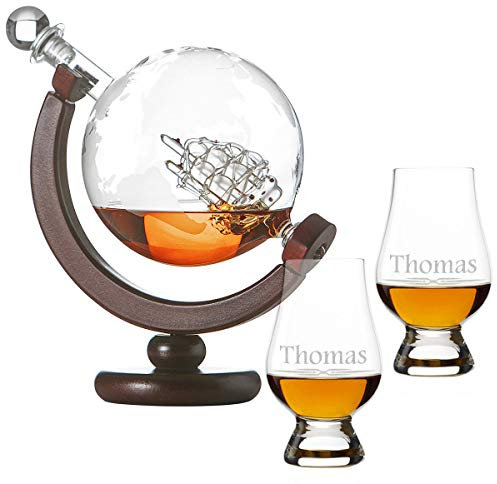 polar-effekt Dekanter aus Glas mit Segelschiff Globus mit Weltkarte - Zwei Nosinggläser Gläser Tumbler mit Gravur Motiv Line Ornament - Flasche Weltkugel 850ml - Geschenk für Männer