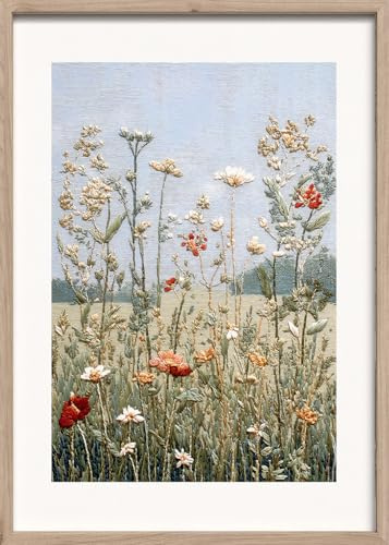 STYLER Bild Wild Meadow 50 x 70 cm mit hochwertigem Holzrahmen (AUFHÄNGFERTIG) – Florale Kunst mit Stickerei-Effekt – Naturmotiv Wiese Blumen Vintage Textur – Modern Rustic Soft Boho