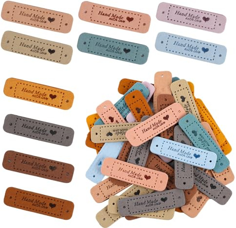 50 Stück handmade label Handgefertigte Lederetiketten zum annähen Mikrofaser Lederetiketten Mit Löchern Mit Liebes Herz Lederetiketten Labels Zum Annähen Für Diy-hüte Kleidung Annähen, 10Farben
