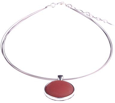Adi-Modeschmuck Halsreif Polly, 25mm original Polaris Cabochon in einer Fassung aus versilbertem Messing an einem Bündel aus 5 nylonummantelten Stahlfäden, handgefertigt Berlin (bordeaux)