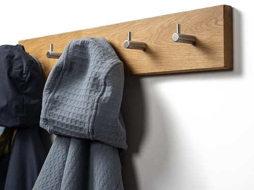 WOODS Hakenleiste Garderobe Holz massiv I Garderobenleiste Landhaus I moderne Wandgarderobe aus Holz I Handtuchhalter I Garderobenpaneel Flur Büro (40cm (3 Haken), Eiche, Edelstahl Haken)