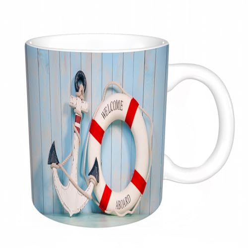 KDWJS Tasse Keramik Kaffeetassen Große 11oz Tassen 330ml Trinkgläser Mit Griff Personalisierte Geschenk Weiß,Anker und Rettungsring auf einem Hintergrund aus weißen, schäbigen Wandbrettern.