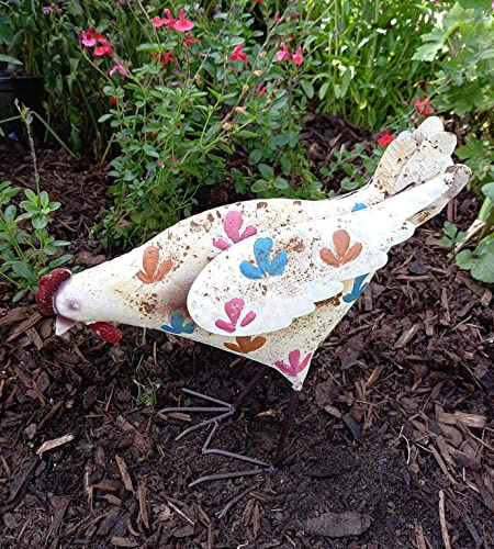 F&G Supplies Cream Hen Chicken Sculpture Garden Ornament - In Pretty Painted Metal Ideal for Your Home or Garden!