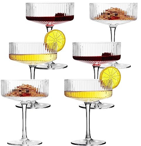 VIFVOR Martini-Glas, 4er-Set, gerippte Coupe, Cocktailgläser, 284 ml, klassisches Martini-Glas-Set mit Geschenk-Box-Verpackung, eleganter mundgeblasener Manhattan-Kelch für Cocktail, Champagner