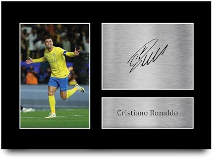 HWC Trading A4 Cristiano Ronaldo Al Nassr Geschenke Gedrucktes Signiertes Autogramm Foto für Fußball Anhänger and Fans - A4